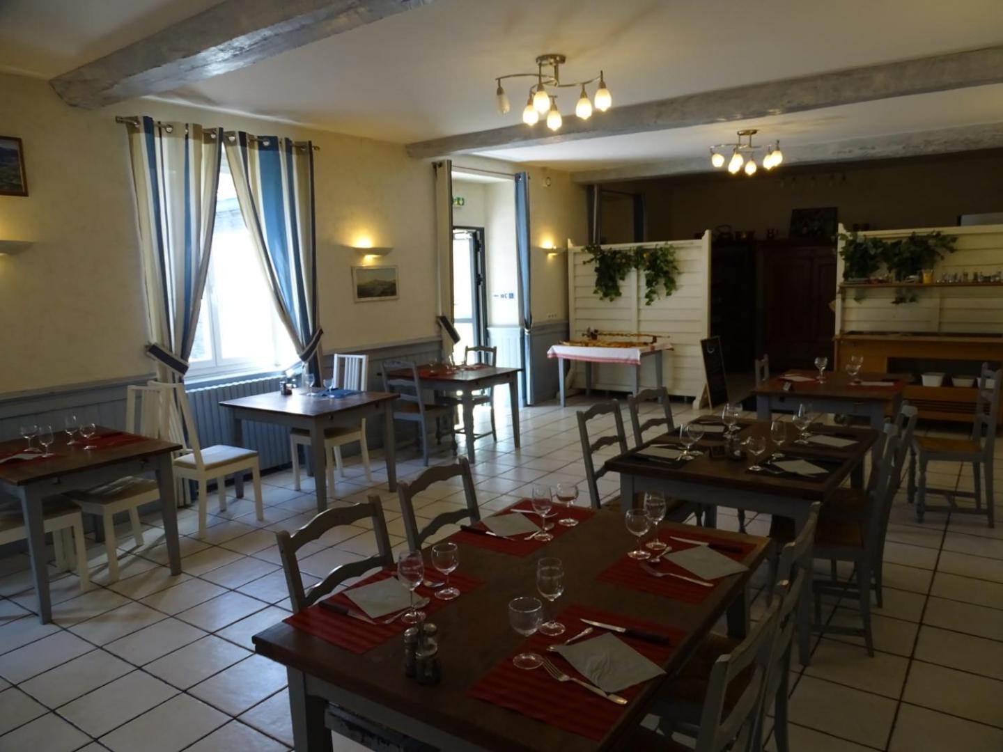 Hotel De La Poste Tardets-Sorholus Екстериор снимка