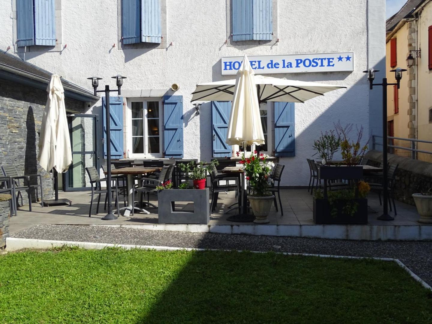 Hotel De La Poste Tardets-Sorholus Екстериор снимка